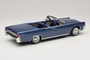 Lincoln Continental Convertible Sinine Metallik The Lincoln Lawyer KK-Scale 1:18 KKDC181522 Metall - pilt 3/7