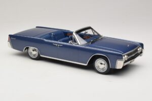 Lincoln Continental Convertible Sinine Metallik The Lincoln Lawyer KK-Scale 1:18 KKDC181522 Metall - pilt 5/7