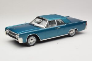 Lincoln Continental Convertible Türkiissinine Metallik KK-Scale 1:18 KKDC181524 Metall - pilt 2/7