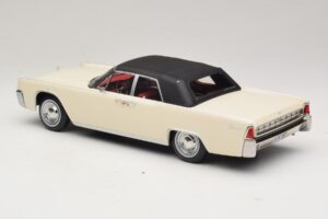 Lincoln Continental Convertible Valge John F. Kennedy KK-Scale 1:18 KKDC181523 Metall - pilt 6/7