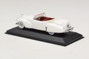 Lincoln Continental Kabriolett Valge Minichamps 1:43 400082501 Metall - pilt 3/5