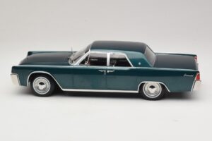 Lincoln Continental Tumeroheline Metallik Matrix Reloaded & Revolutions KK-Scale 1:18 KKDC181481 Metall - pilt 3/6