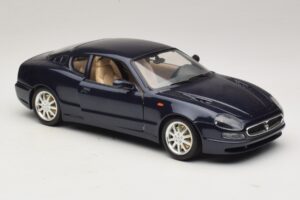 Maserati 3200 GT Sinine Bburago 1:18 3371-P1 Metall - pilt 6/8