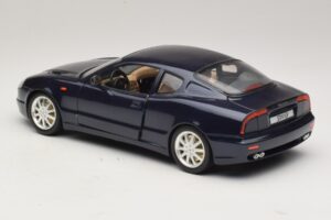 Maserati 3200 GT Sinine Bburago 1:18 3371-P1 Metall - pilt 7/8