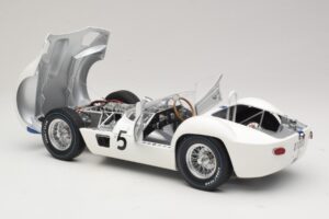Maserati Tipo 61 #5 Camoradi S. Moss / D. Gurney 1000km Nurburgring Winner 1960 Minichamps 1:12 120601205 Metall - pilt 5/8