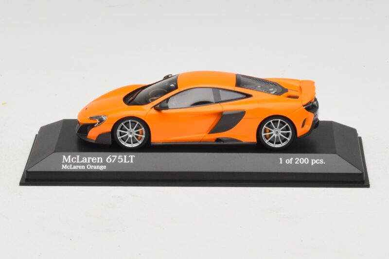 McLaren 675LT Oranž Minichamps 1:43 537154421 Metall