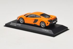 McLaren 675LT Oranž Minichamps 1:43 537154421 Metall - pilt 3/5