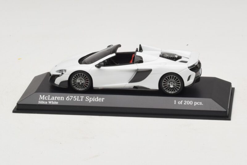 McLaren 675LT Spider Silica White Minichamps 1:43 McLaren 675LT Spider Silica White Minichamps 1:43 537154432 Metall