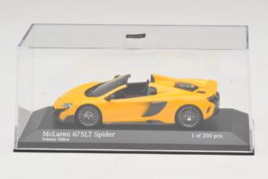 McLaren 675LT Spider Volcano Yellow Minichamps 1:43 537154430 Metall - pilt 4/5