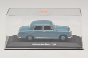 Mercedes 180 W120 Sinine Maxichamps 1:43 940033102 Metall - pilt 4/5