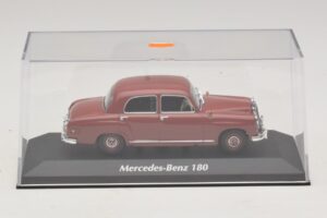 Mercedes 180 W120 Punane Maxichamps 1:43 940033101 Metall - pilt 4/5