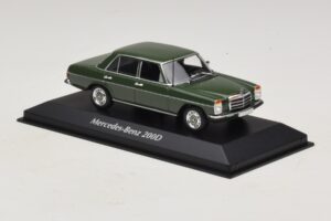 Mercedes 200D W115 Tumeroheline Maxichamps 1:43 940034001 Metall - pilt 3/5