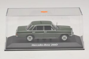 Mercedes 200D W115 Tumeroheline Maxichamps 1:43 940034001 Metall - pilt 4/5