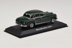 Mercedes 220 S W180 Tumeroheline Maxichamps 1:43 940033001 Metall - pilt 2/5
