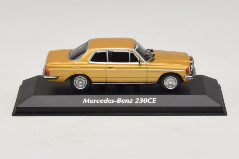 Mercedes 230 CE C123 Kuldne Metallik Maxichamps 1:43 940032220 Metall