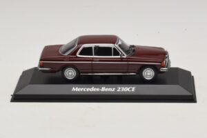 Mercedes 230 CE C123 Punane Maxichamps 1:43 940032221 Metall