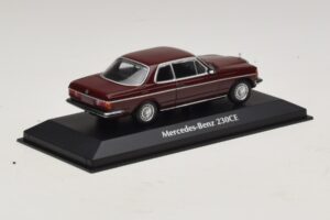 Mercedes 230 CE C123 Punane Maxichamps 1:43 940032221 Metall - pilt 2/5