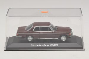 Mercedes 230 CE C123 Punane Maxichamps 1:43 940032221 Metall - pilt 4/5