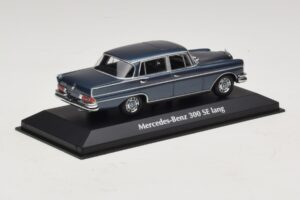 Mercedes 300 SE W112 Lang Sinine Metallik Maxichamps 1:43 940035200 Metall - pilt 2/5