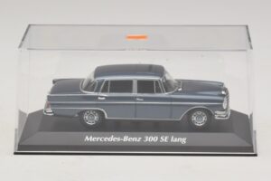 Mercedes 300 SE W112 Lang Sinine Metallik Maxichamps 1:43 940035200 Metall - pilt 4/5
