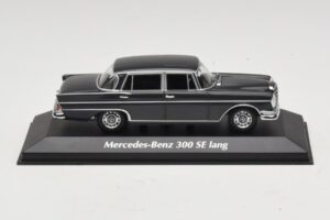 Mercedes 300 SE W112 Lang Tumehall Maxichamps 1:43 940035201 Metall