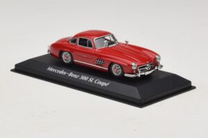 Mercedes 300 SL W198 Punane Maxichamps 1:43 940039001 Metall - pilt 3/5