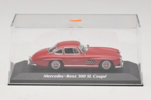 Mercedes 300 SL W198 Punane Maxichamps 1:43 940039001 Metall - pilt 4/5
