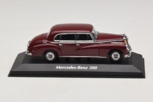 Mercedes 300 W186 Tumepunane Maxichamps 1:43 940039060 Metall