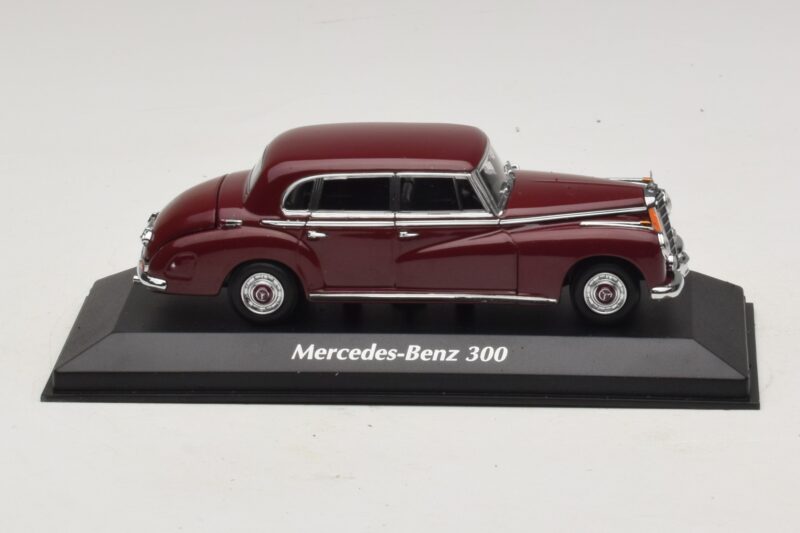 Mercedes 300 W186 Tumepunane Maxichamps 1:43 940039060 Metall