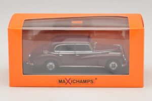 Mercedes 300 W186 Tumepunane Maxichamps 1:43 940039060 Metall - pilt 5/5
