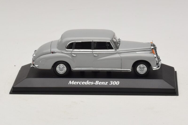 Mercedes 300 W186 Hall Maxichamps 1:43 940039061 Metall