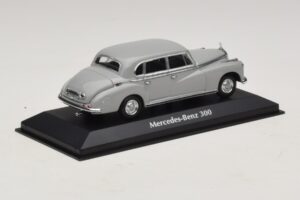 Mercedes 300 W186 Hall Maxichamps 1:43 940039061 Metall - pilt 2/5