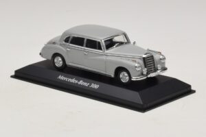 Mercedes 300 W186 Hall Maxichamps 1:43 940039061 Metall - pilt 3/5