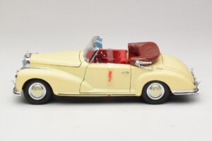 Mercedes 300S Kreemikas Maisto 1:18 31806 Metall - pilt 4/8