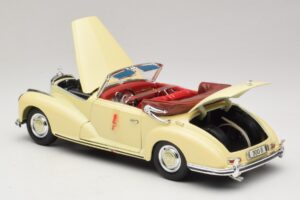 Mercedes 300S Kreemikas Maisto 1:18 31806 Metall - pilt 5/8