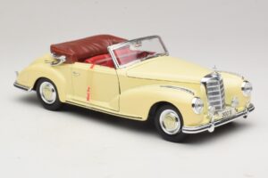 Mercedes 300S Kreemikas Maisto 1:18 31806 Metall - pilt 6/8