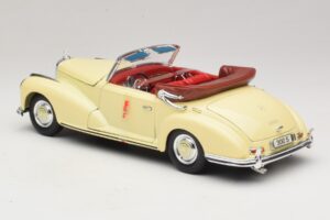 Mercedes 300S Kreemikas Maisto 1:18 31806 Metall - pilt 7/8