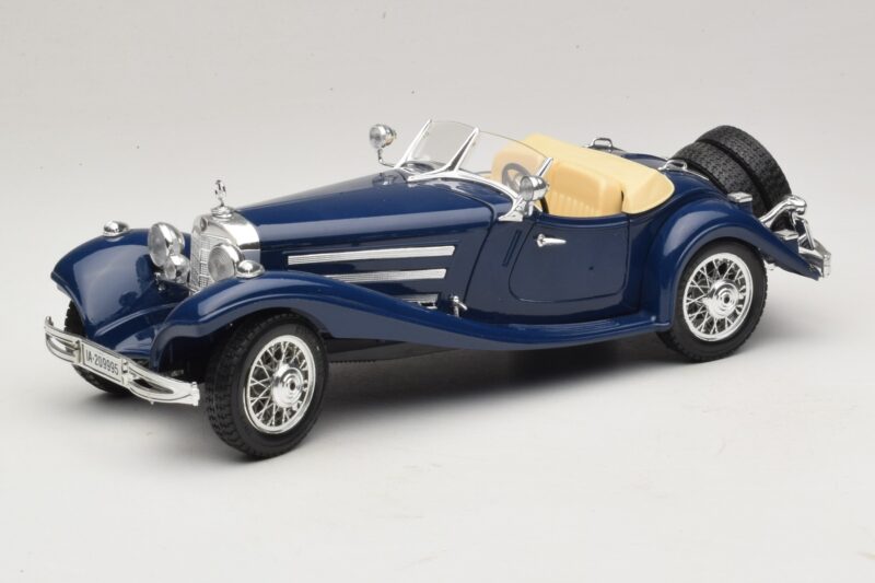Mercedes 500K Roadster Sinine Bburago 1:20 3070 Metall