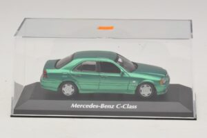 Mercedes C-Class W202 Roheline Metallik Maxichamps 1:43 940037061 Metall - pilt 4/5