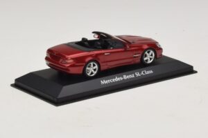 Mercedes SL R230 Punane Metallik Maxichamps 1:43 940037530 Metall - pilt 2/5