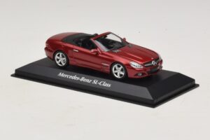 Mercedes SL R230 Punane Metallik Maxichamps 1:43 940037530 Metall - pilt 3/5
