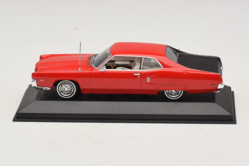 Mercury Marauder X-100 Punane Must Minichamps 1:43 Mercury Marauder X-100 Punane Must Minichamps 1:43 400082121 Metall