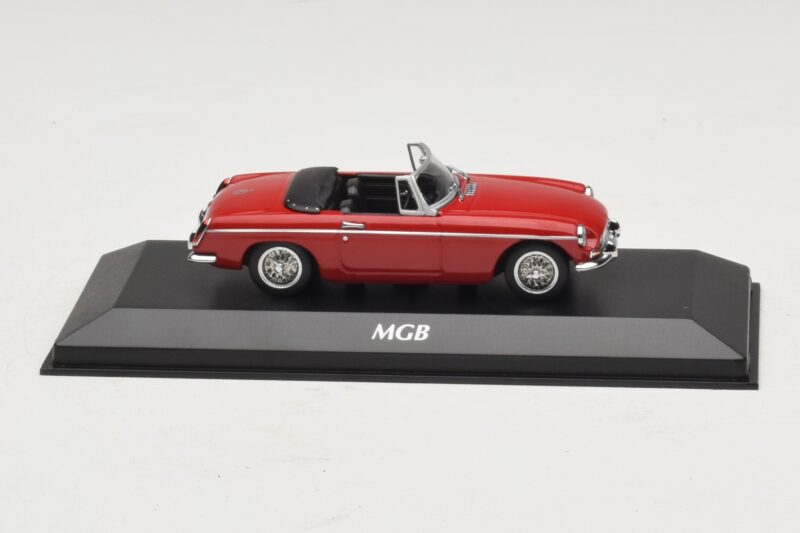 MG MGB Mk1 Punane Maxichamps 1:43 940131030 Metall