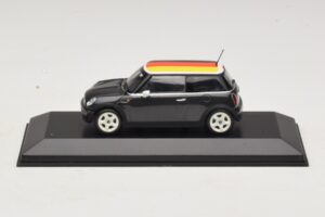 Mini Cooper One R50 Roheline Saksamaa Lipuga Minichamps 1:43 MINI033 Metall
