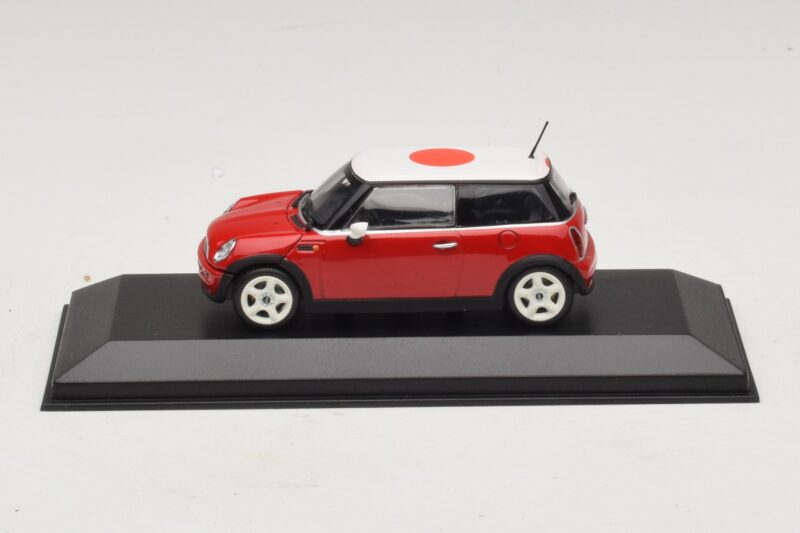 Mini Cooper One R50 Punane Jaapani Lipuga Minichamps 1:43 MINI034 Metall