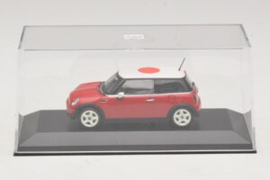 Mini Cooper One R50 Punane Jaapani Lipuga Minichamps 1:43 MINI034 Metall - pilt 4/5