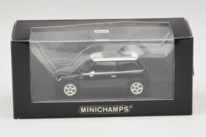 Mini Cooper S R53 Must Panoraamkatusega Minichamps 1:43 MINI022 Metall - pilt 4/4
