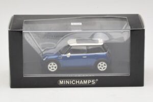 Mini Cooper S R53 Tumesinine Panoraamkatusega Minichamps 1:43 MINI021 Metall - pilt 4/4