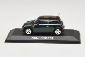 Mini Cooper S R53 Tumeroheline Musta Katusega Minichamps 1:43 MINI023 Metall