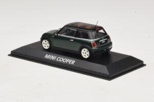 Mini Cooper S R53 Tumeroheline Musta Katusega Minichamps 1:43 MINI023 Metall - pilt 3/5